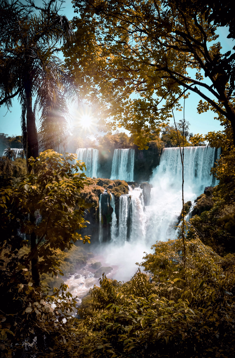 Cataratas del Iguazú, maravilla natural en la frontera de Argentina y Brasil